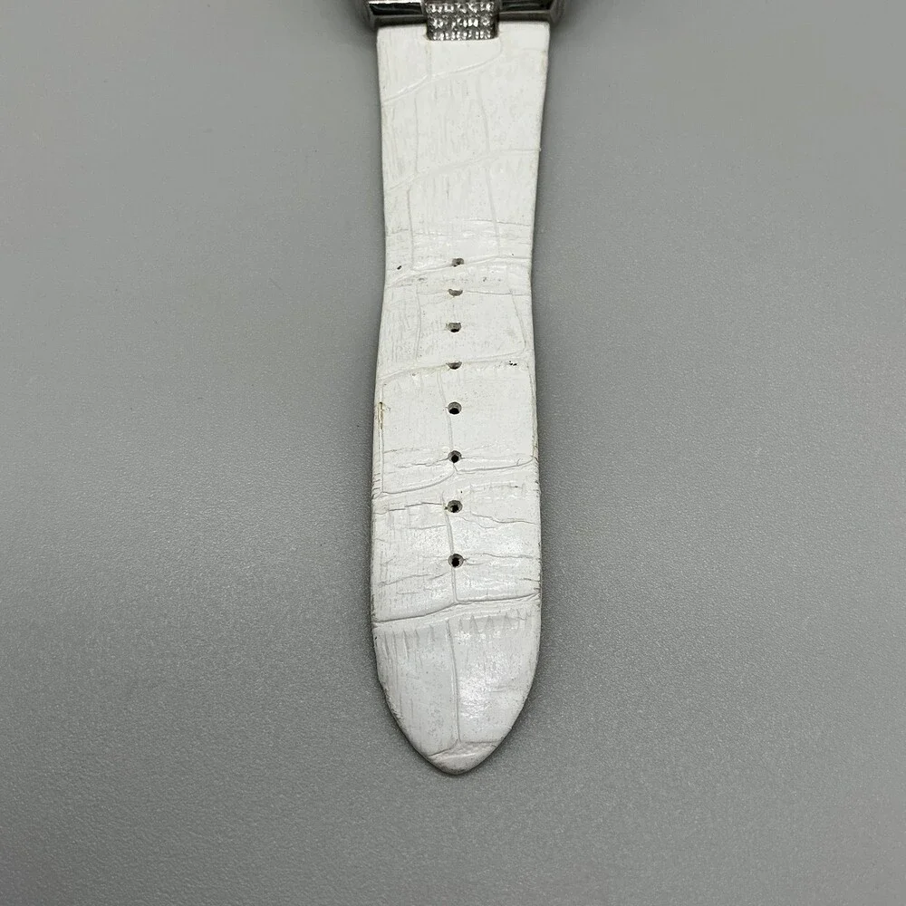 Guess U12519L2 Mens Watch 43mm Silver Tone Crystals Day Date Leather New Battery